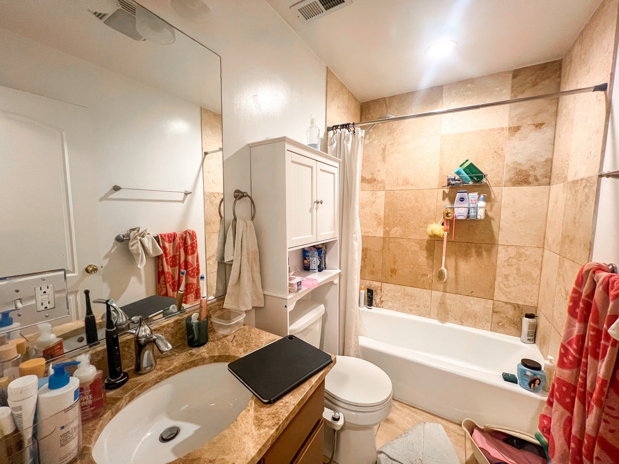 718-20 W Buckingham Pl 718-20 W Buckingham Pl., Chicago, IL 60657 - Leasing by Cross Street